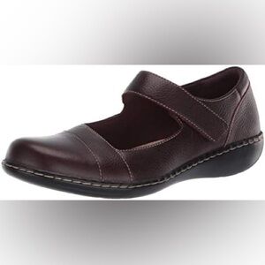 Clarks Ashland Bliss Burgundy Leather Maryjane shoes - size 9